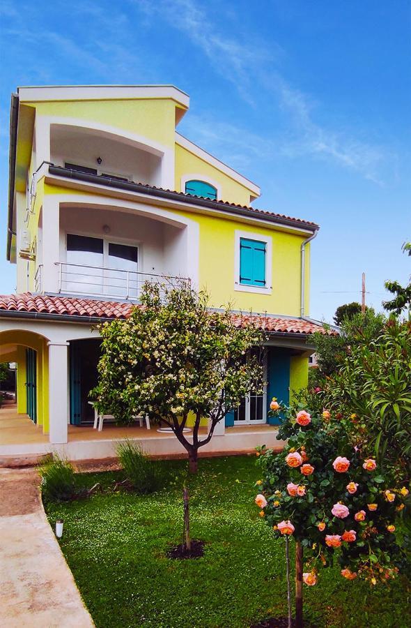 Apartman Mendula Premantura Exterior foto