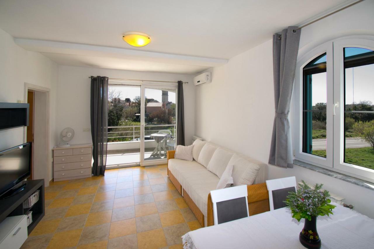Apartman Mendula Premantura Exterior foto